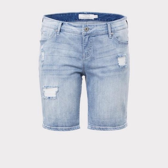 Torrid Distressed Light Blue Skinny Distressed Bermuda Shorts 10 - Picture 1 of 10
